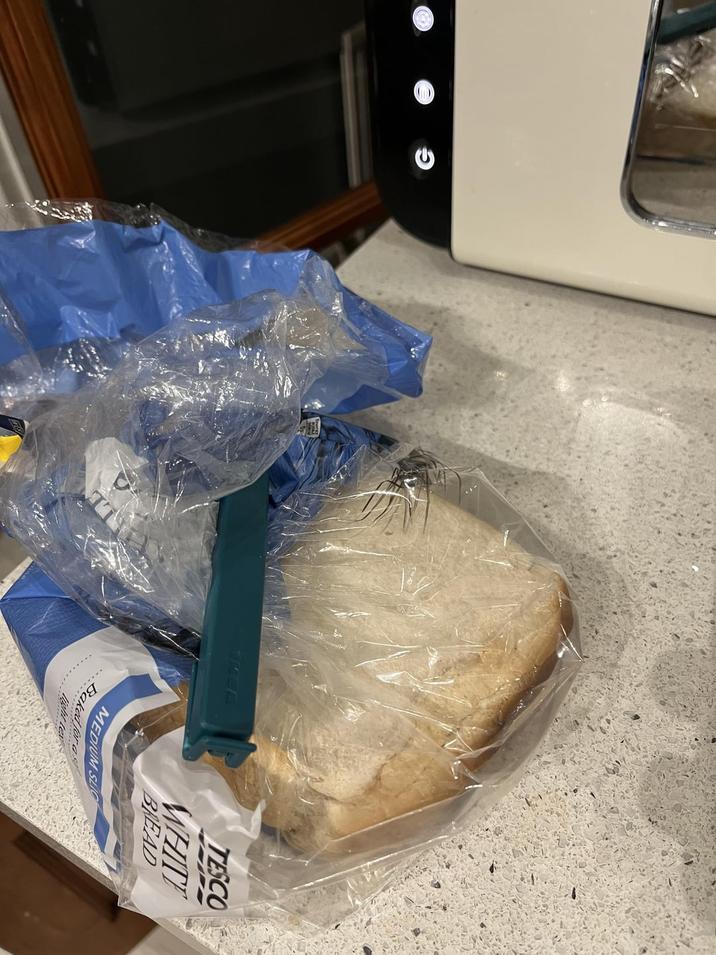 TESCO WHITE BREAD MEDIUM SLIC Baked