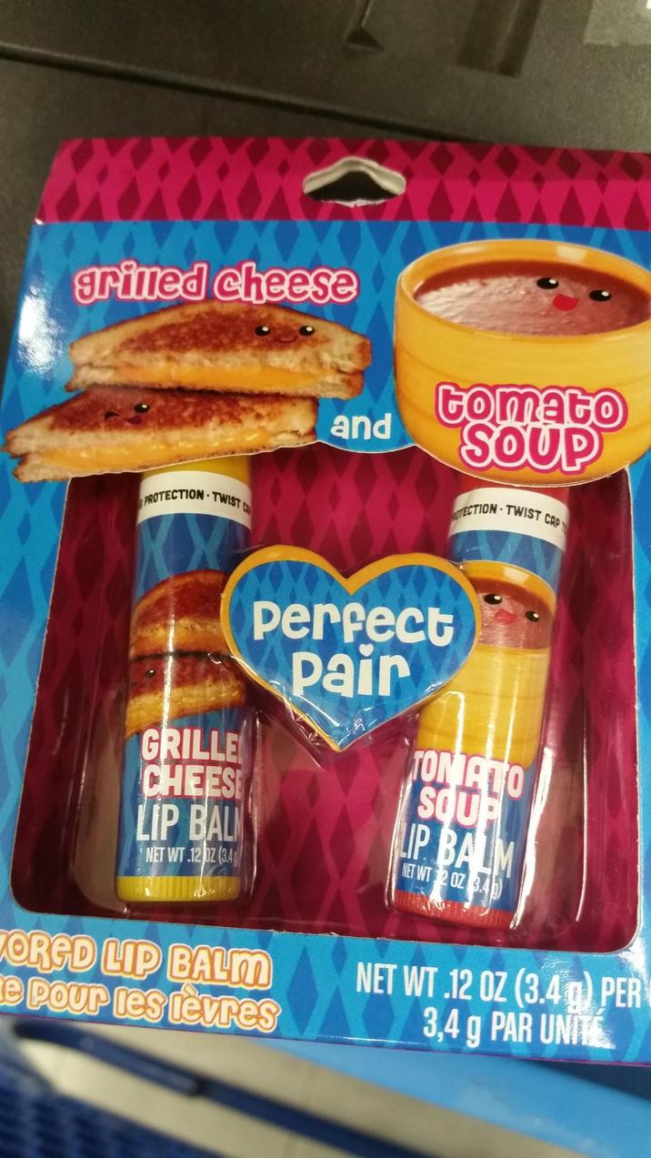 grined cheese XX PROTECTION N-TWIST C GRILLE CHEES LIP BALM NET WT .120Z (3.4 and tomato SOUP ROTECTION TWIST CAPT Perfect Pair TOMATO SOUP LIP BALM NET WT 2 OZ 3.4 ZORGD LIP BALM e pour les lèvres NET WT .12 OZ (3.4) PER 3,4 g PAR UNITE
