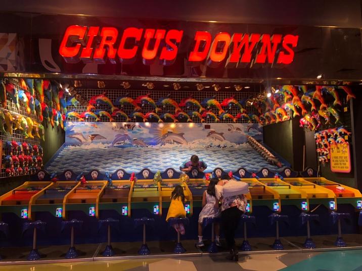 CIRCUS DOWNS Ad CAS 1