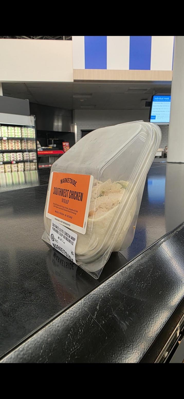 MARKETSIDE SOUTHWEST CHICKEN WRAP Griled Chicken with Crispy Onions, Jalapeños & Red Bell Peppers, Lettuce & Chipede Ranch Dressing MADE FRESH IN STORE PERISHABLE KEEP REFRIGERATED 156801 SOUTHWEST STYLE CHICKEN WRAP PERISHABLE KEEP REFRIGERATED. NET WT 7 az BE MARKETSIDE Individual meals