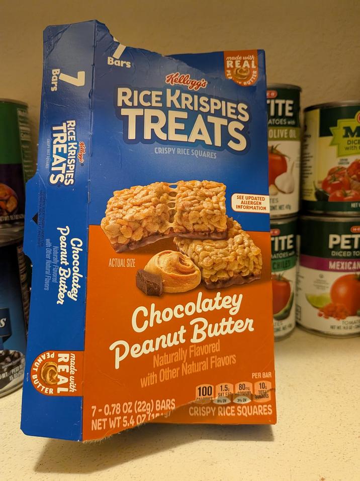 TWIST S 7 Bars Kellogg's TREATS RICE KRISPIES CRISPY RICE SQUARES with Other Natural Flavors Naturally Flavored Peanut Butter Chocolatey REAL made with EANUT BUTTER WT/PESO E 15 014426 Bars Kellogg's made with REAL AUTTER ATOES with RICE KRISPIES ITE TREATS CRISPY RICE SQUARES OLIVE OIL ACTUAL SIZE 1950 M DICE with SEE UPDATED ES ALLERGEN INFORMATION UNT.NET NETV ITE ATOES CHILES PET DICED TO MEXICAN Chocolatey Peanut Butter Naturally Flavored with Other Natural Flavors 7-0.78 02 (22g) BARS NET WT 5.4 0219 100 1.5 SAT E CALORIES DV 80mg SODIUM 3% DV PER BAR 10% TOX SUBARS CRISPY RICE SQUARES TES TOMATE