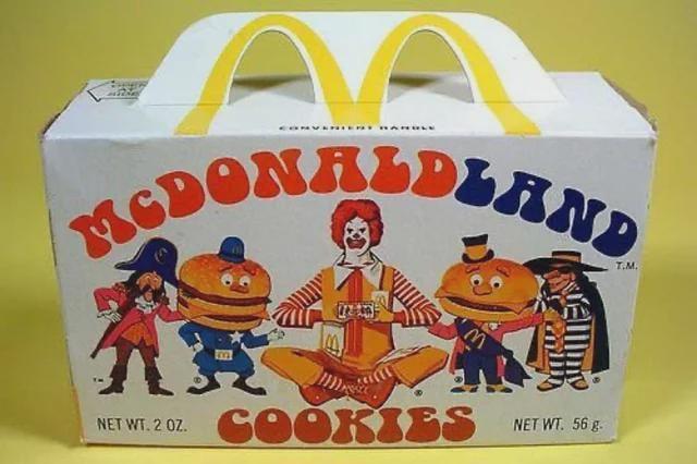 MCDONALDLAND M T.M. NET WT. 2 OZ. COOKIES NET WT. 56 g.