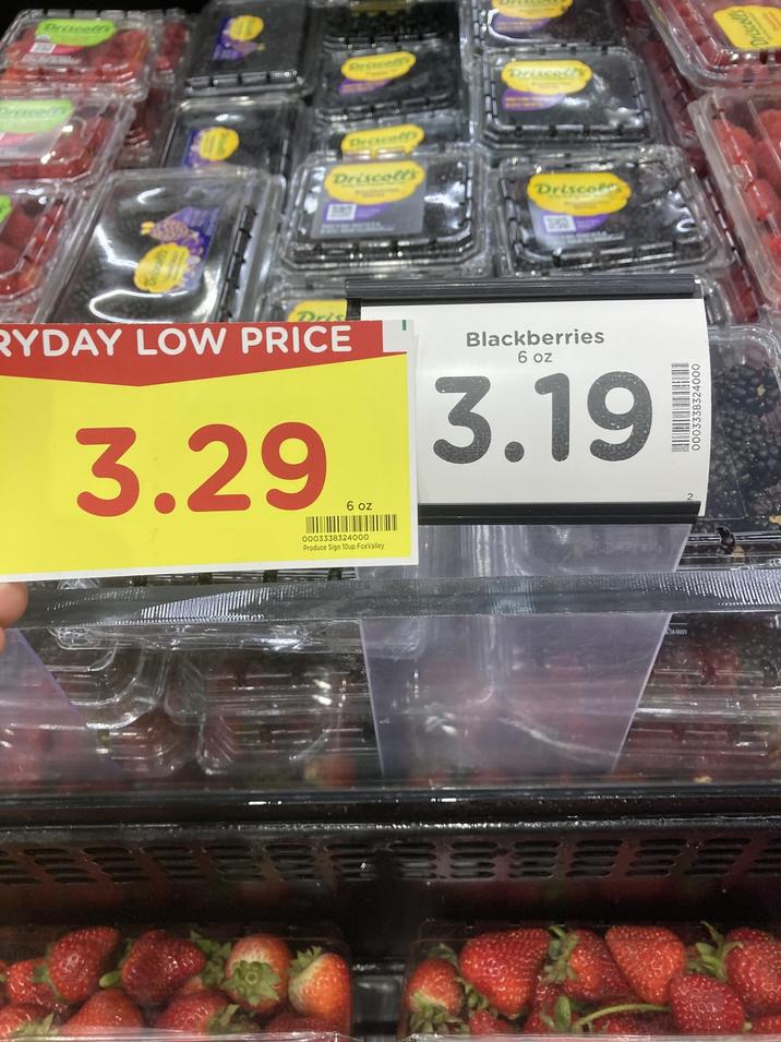 Driscett Dris Deircedes Driscoll's Driscells Driscolls Driscol RYDAY LOW PRICE 3.29. 0003338324000 Produce Sign 10up Fox Valley Blackberries 6 oz 3.191 Driscoll's