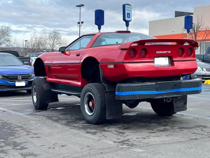 H PARKING CORVETTE 67-2005