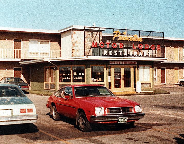 MOTOR LODGE RESTAURANI OFFICE & RESTAURANT