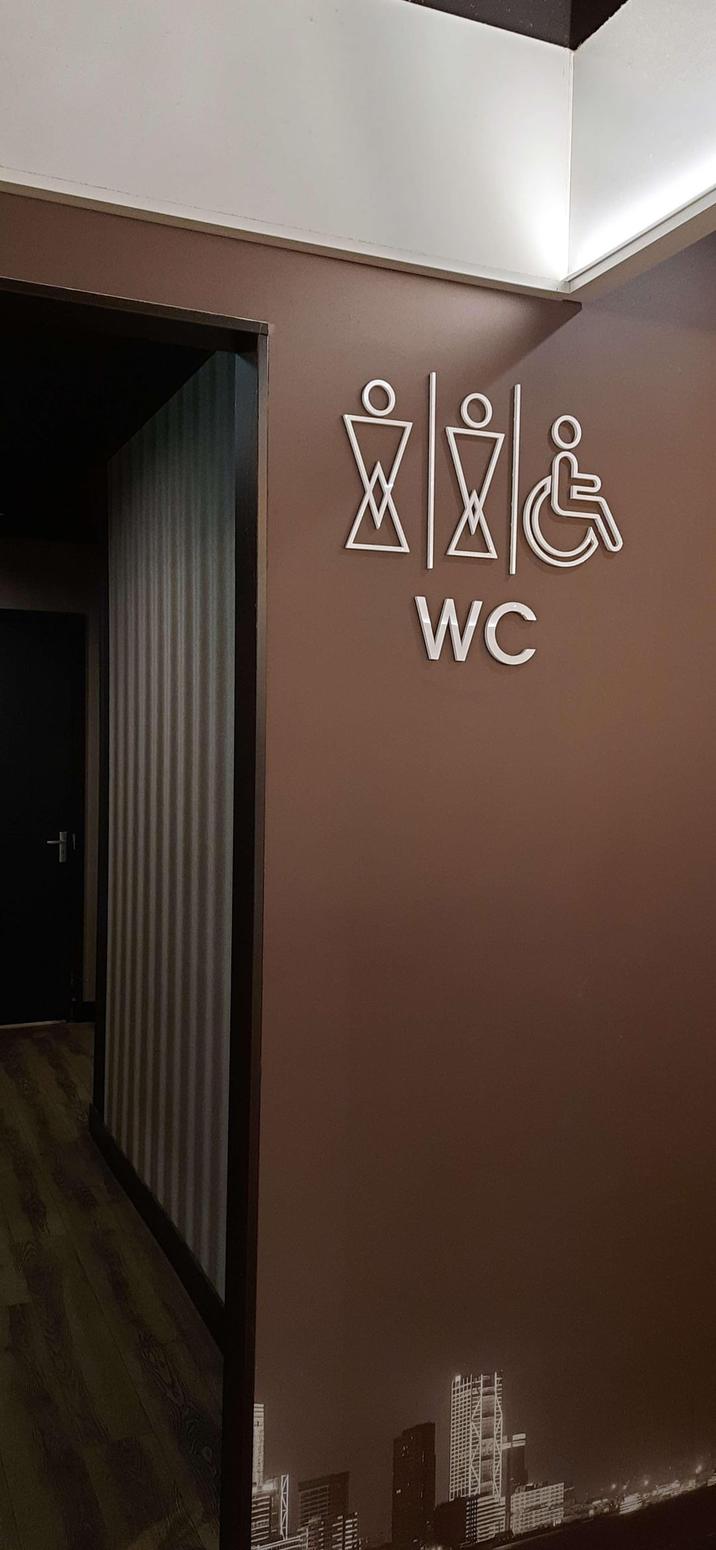 WC ?! X F