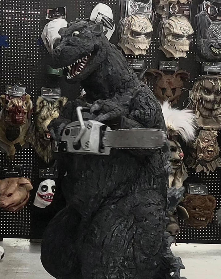 SKELETAL HOUSE сп GAI MAIR VALLAP FLODDY SICHT MASA JUALAY BUNNY MAIA KARDOW SCARY TIDEN SEAR MAME