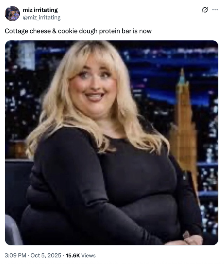 Cottage cheese & cookie dough protein bar is now A "tweet":https://knowyourmeme.com/memes/sites/twitter-x using the "AI image":https://knowyourmeme.com/memes/cultures/ai-art of Sabrina Carpenter as an obese woman on _The Tonight Show Starring Jimmy Fallon_.