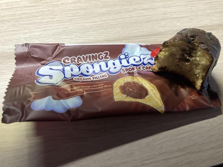 CRAVINGZ Spongier CREAMY FILLING Covered sponge cake with Camy chocolate flavoured filling SPONGE CAKE