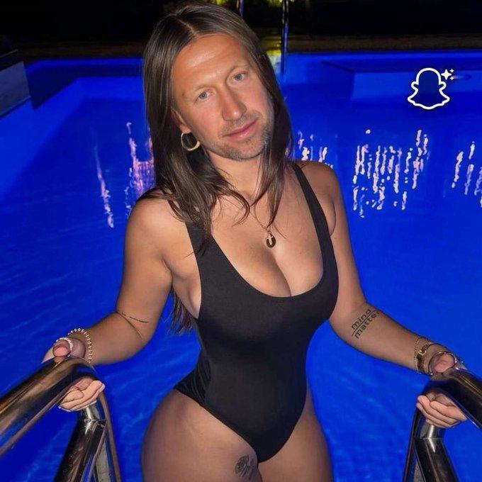 A "Face Swap":https://knowyourmeme.com/memes/face-swap of "English":https://knowyourmeme.com/memes/british-people-briish "football":https://knowyourmeme.com/memes/cultures/association-football manager Graham Potter on "Sophie Rain":https://knowyourmeme.com/memes/people/sophie-rain.