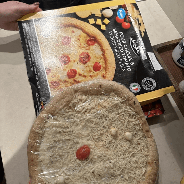 New Deluxe FOUR CHEESE & SEMI-DRIED TOMATO WOOD FIRED PIZZA UTATIC STONEBAKED WORLD A CRAMBLEND OF SHOWED PROVOLE CHEESE, TAL CHEESE, BUFFALO MILK HOZZARELLA, "ASIAGO PDO CHEESE AND FLAVOURFUL SUNBLUSHED SEMI-DRIED TOMATOES 430g- 24