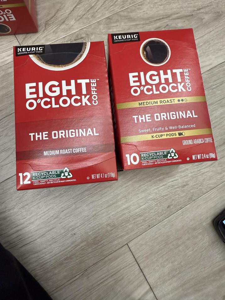 A Sig om 12 KEURIG GENUINE K-CUP PODS KEURIG GENUINE K-CUP PODS EIGHT O'CLOCK THE ORIGINAL MEDIUM ROAST COFFEE TM EIGHTE 10 O'CLOCK MEDIUM ROAST O THE ORIGINAL Sweet, Fruity & Well-Balanced K-CUP PODS RECYCLABLE K-CUP PODS RECYCLE. -NOT RECYCLED IN MANY COMMUNITIES GROUND ARABICA COFFEE NET WT 3.4 oz (99g) RECYCLABLE K-CUP PODS PEEL SHIRECYCLE. -NOT RECYCLED IN MANY COMMUNITIES. NET WT 4.1 oz (118g)