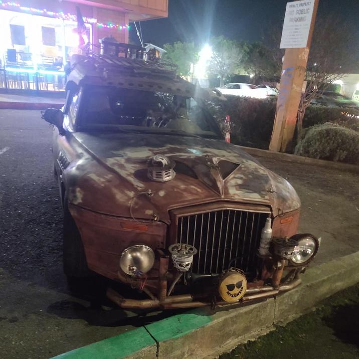 PRIVATE PROPERTY NO PUBLIC PARKING