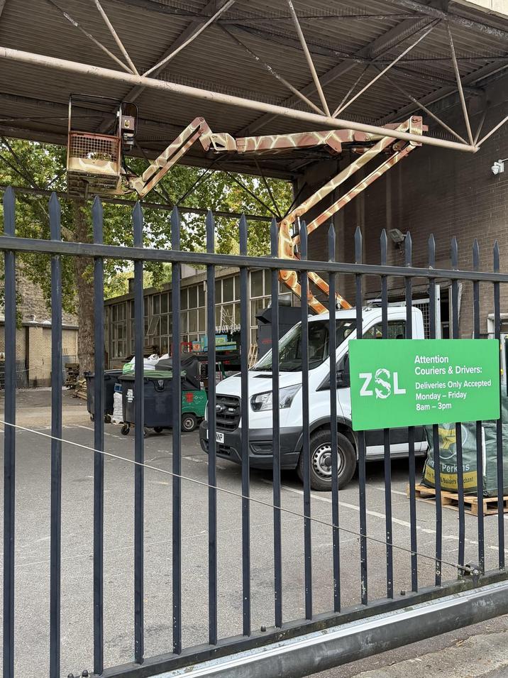 NDONDO ZSL Attention Couriers & Drivers: Deliveries Only Accepted Monday - Friday 8am-3pm Perk s Builders chant