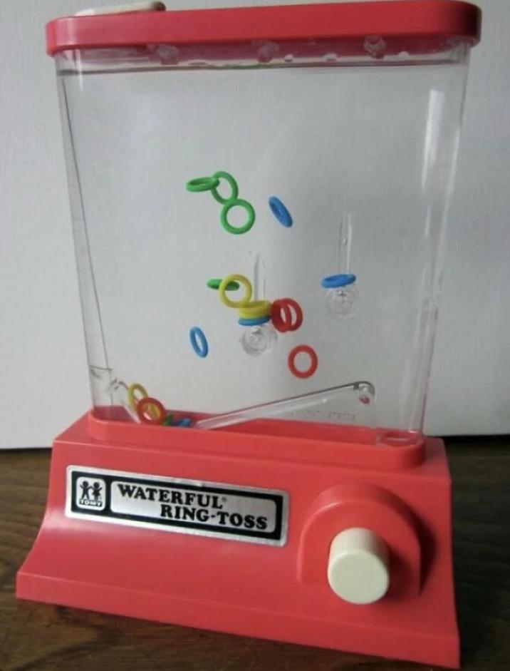 TOM 0 8 O WATERFUL RING-TOSS