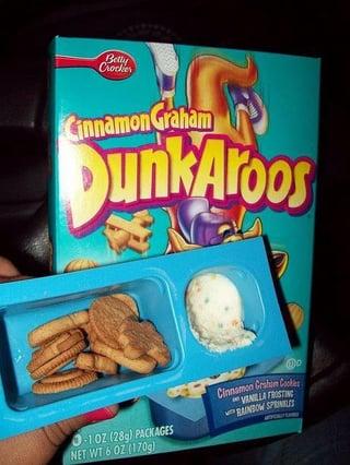 Belly Crocker Cinnamon Graham DunkAroos 3-1.07 (28g) PACKAGES NET WT 6 OZ (170g) 10 Cinnamon Graham Cook VANILLA FROSTING RAINBOW SPRINKLES