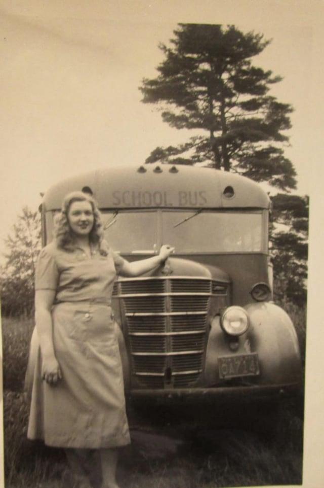SCHOOL BUS B1714