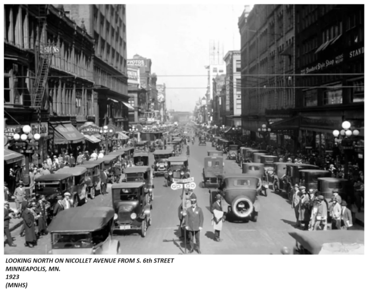 SIONS PHOTOS SKEY HES AMOND LOOKING NORTH ON NICOLLET AVENUE FROM S. 6th STREET MINNEAPOLIS, MN. 1923 (MNHS) Sundert Spit Stop W STAND
