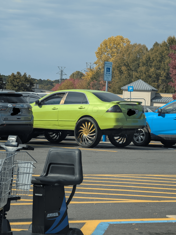 J71 Jeep o AVICA AMIGA RESERVED PARKING MAXIMUM PENALTY