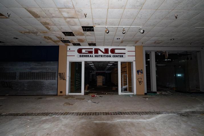 ANON y GNC GENERAL NUTRITION CENTER FU