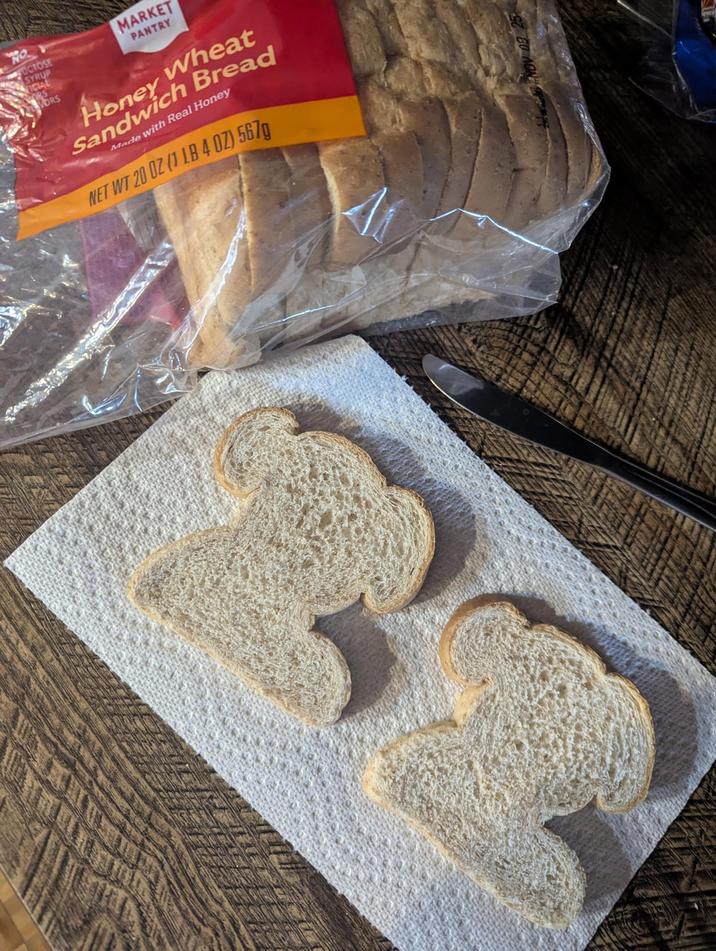 OCTOSE SYRUP ICIAL ORS MARKET PANTRY WORS Wheat Honey Sandwich Bread Made with Real Honey NET WT 20 OZ (1 LB 4 OZ) 567g