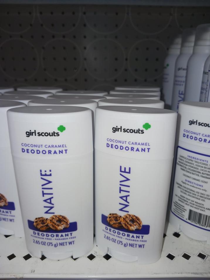 gesc 2090 1007 VE scc girl scou COCONUT CAR DEODORA girl scouts COCONUT CARAMEL DEODORANT NATIVE girl scouts COCONUT CARAMEL DEODORANT NATIVE CAPRYLIC/CAPRIC TRIGLYCERIDE. INGREDIENTS STARCH, OZOKERITE, SODIUM BICAR MAGNESIUM HYDROXIDE, COCOS N COCONUT) ON CYCLODEXTRIN, BUTYRO PARK (SHEA BUTTER, FRAGRAN COCONUT CARAMEL SCENT DIRECTIONS Apply to underarms only. CAUTION FOR EXTERNAL USE ONLY DO PLY TO BROKEN SKIN IF IRRITATION OCCURS, DISCONTINUE USE OF CHILDREN OUR SCENTS AR KEEP OUT OF REACH SWEET, BUT DO NOT EAT. RANT NET WT DEODORANT ALUMINUM FREE PARABEN FREE 2.65 OZ (75 g) NET WT DEODORANT ALUMINUM FREE PARABEN FREE 2.65 OZ (75 g) NET WT