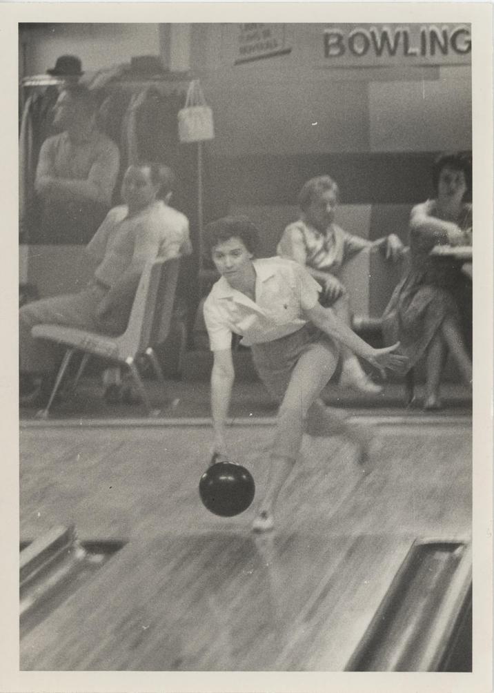 BOWLING