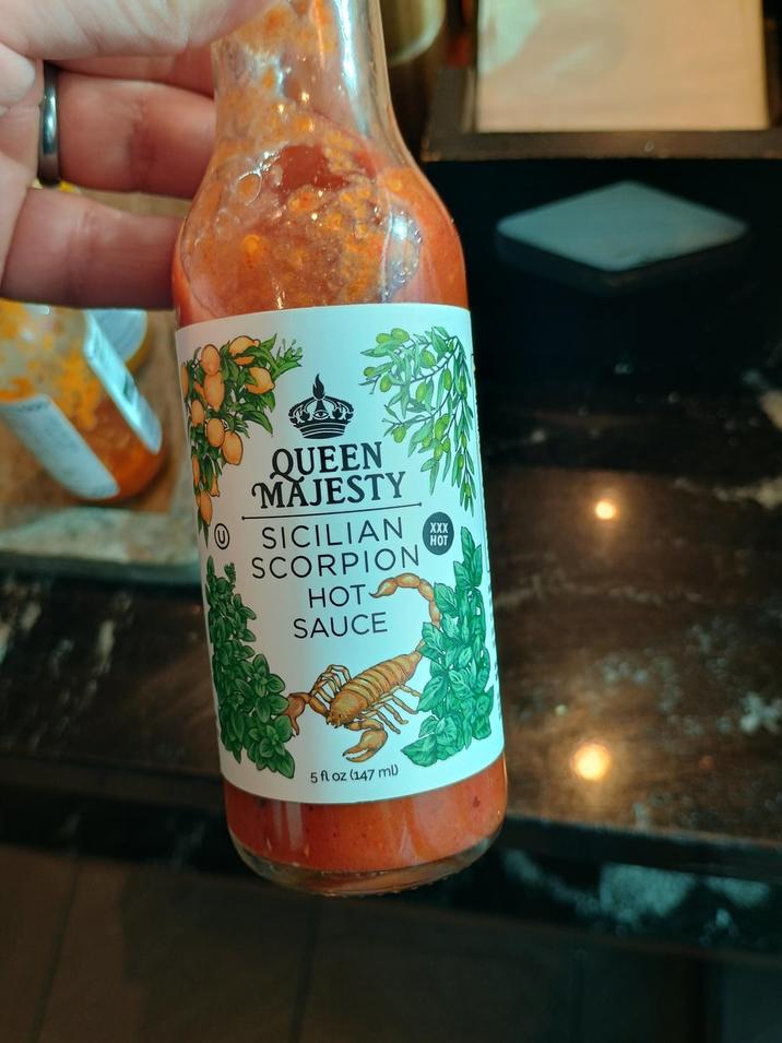 QUEEN MAJESTY SICILIAN HOT SCORPION HOT SAUCE 5 fl oz (147 ml)