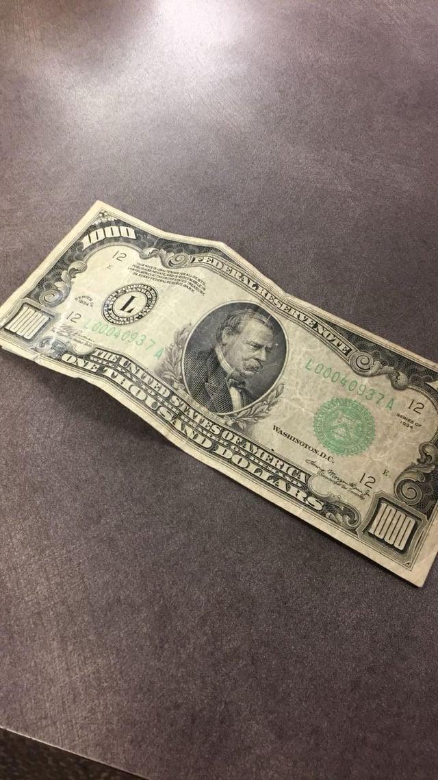 1000 12 FEDE EDERALRESERVE NOTE C00040937 A 12 SERIES OF 1934 12 00040937 WASHINGTON.D.C. 12 1000 ONE THOUSAND DOLLARS THE UNITED STATES OF AMERICA