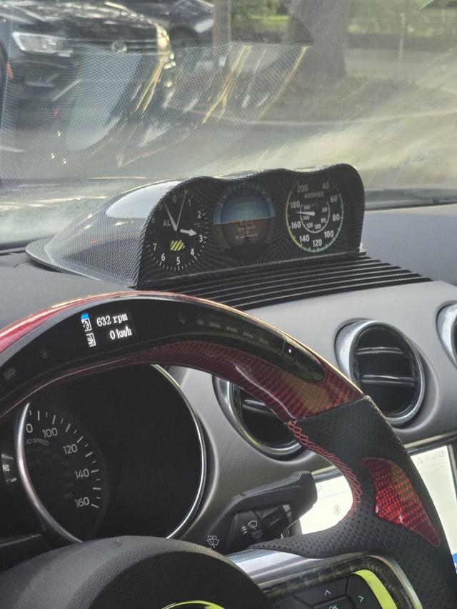 יוידי 0 100 ND SPEED 120 דיו 632 rpm 0 km/h 140- 160 AL 6 5 200 AIRSPEED 180, 60 160 60 140 80 80 160 120 100 140 120 100 50 LO A 7