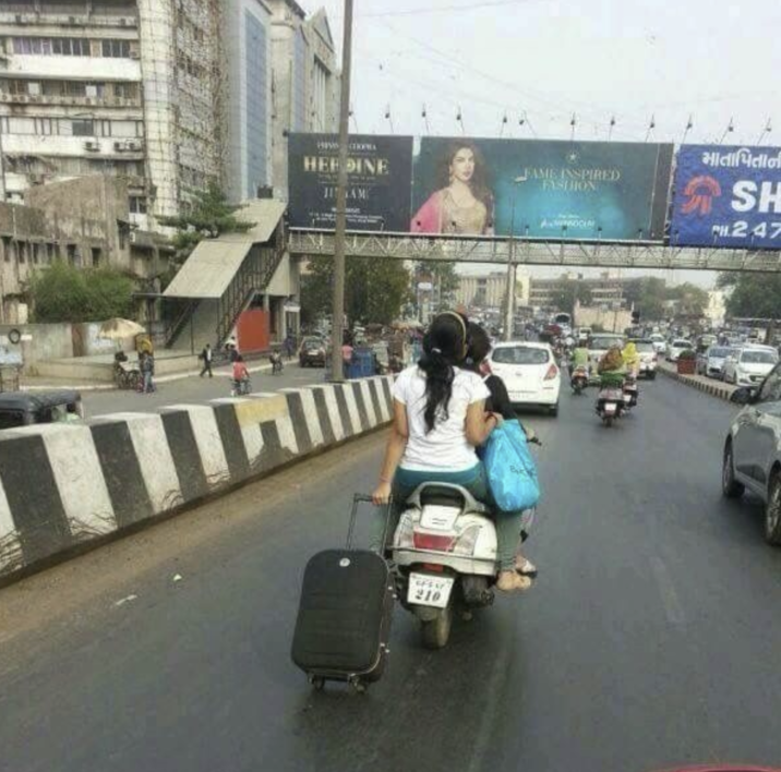 HEB DINE FAME INSPIRED FASHION 11N AM 210 માતાપિતાનું SH PH.247