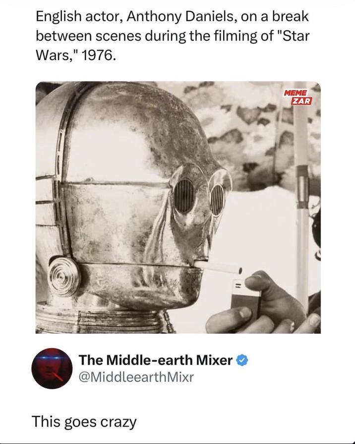 English actor, Anthony Daniels, on a break between scenes during the filming of "Star Wars," 1976. The Middle-earth Mixer ❤ @MiddleearthMixr This goes crazy MEME ZAR