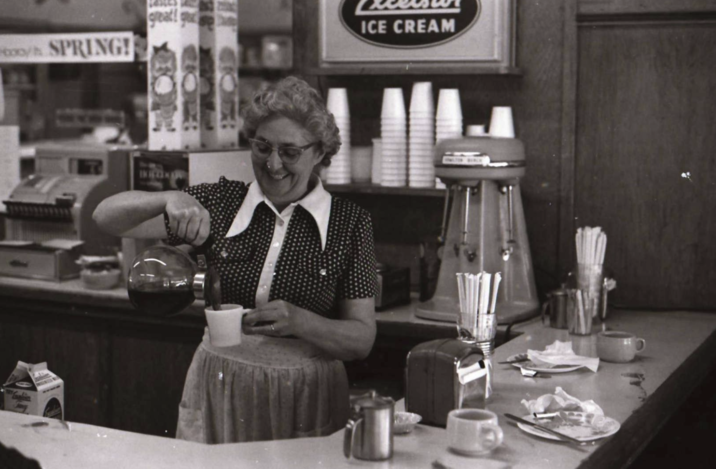 boo/h SPRING! great! qu 4 IN 1943 ICE CREAM