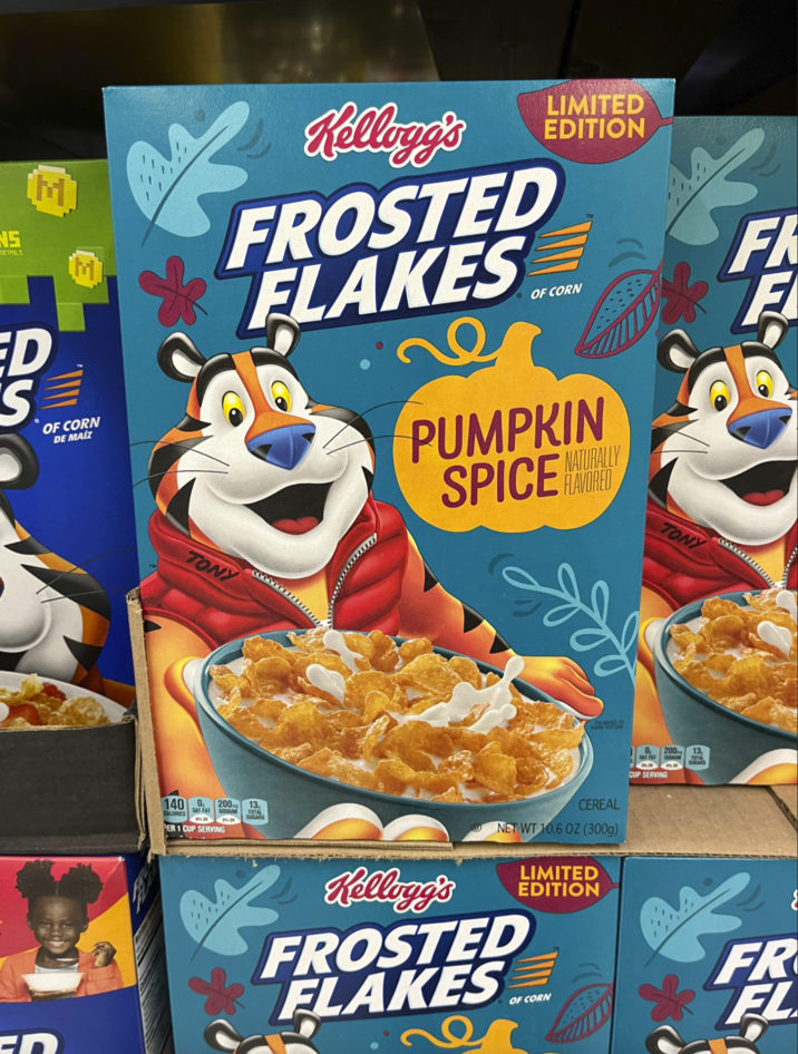 NS OCTAILS [M ED S OF CORN DE MAIZ Kellogg's FROSTED FLAKES LIMITED EDITION OF CORN PUMPKIN SPICE FLAVORED NATURALLY F F TONY 140 0 CALORIES SAT FAT 200 SODIUM 9% DV PER 1 CUP SERVING 13 TOTAL SUGARS wwwwwwd ARGED TO SHOW TEXTURE TONY CEREAL NET WT 10.6 OZ (300g) LIMITED EDITION Kellogg's FROSTED FLAKES OF CORN 200 13 SAT FAT 500UM TUTAL CUP SERVING SUGARS FR *FL