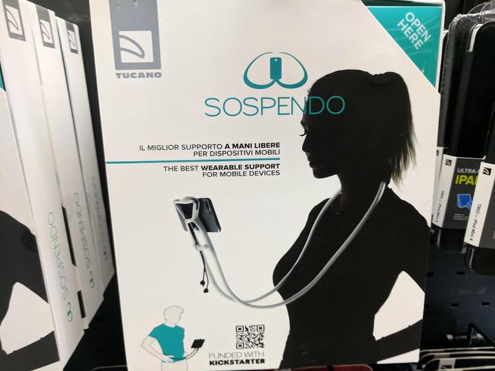 TUCANO @ SOSPENDO HERE OPEN IL MIGLIOR SUPPORTO A MANI LIBERE PER DISPOSITIVI MOBILI THE BEST WEARABLE SUPPORT FOR MOBILE DEVICES ง ULTRA- IPA SOSPENDO SOSPENDO FUNDED WITH KICKSTARTER 7 TRIO IPad Mini-