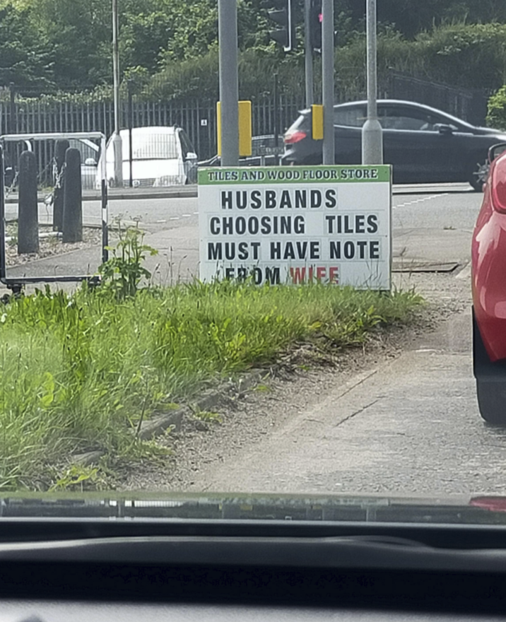 TILES AND WOOD FLOOR STORE HUSBANDS CHOOSING TILES MUST HAVE NOTE FROM WIFE