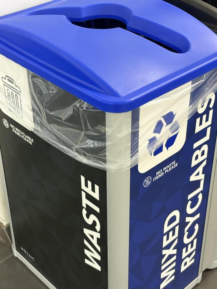 MOSAIC NO RECYCL PLEASE ABLE WASTE EN WAS MIXED RECYCLABLES