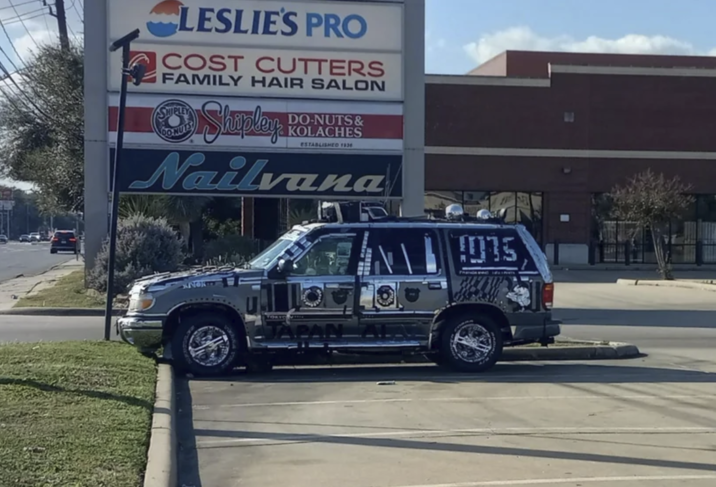 LESLIE'S PRO COST CUTTERS FAMILY HAIR SALON SHIPLEY DO NUTS Shipley DO-NUTS & KOLACHES ESTABLISHED 1936 Nailvana 1075