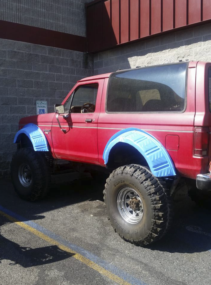 RESERVED PARKING SUPER Nd APLATI