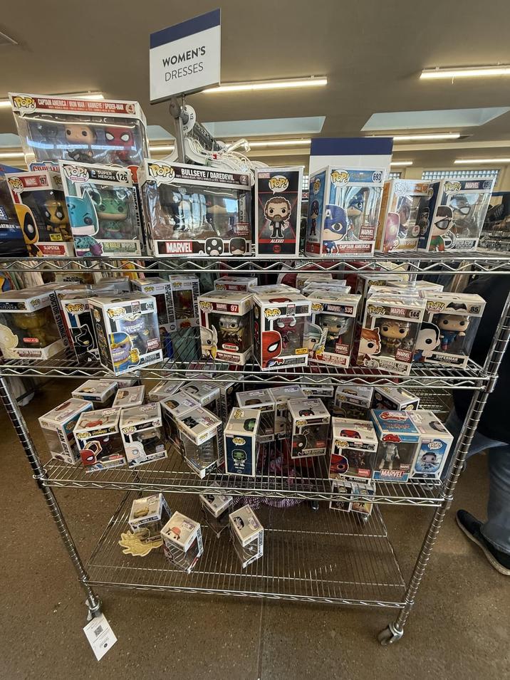 CAPTAIN AMERICA/IRON MAN/HAWKEYE/SPIDER-MAN 4 WOMEN'S DRESSES FOPA MARVEL 157 ATMAN SUPER HEROES 126 BULLSEYE/DAREDEVIL MARVEL OP! ALEXEI SLAPSTICK THE RIDDLER IMPOPSTER MARVEL POP! 509 POP! MARVE SONY MARVEL 97 EXCLUSIVE MARVEL CAPTAIN AMERICA TOP! MARVEL 85 OP! MARVEL 535 POP! MARVEL 144 POP! RP MARVEL SQUIRREL GIR SUPERMAN THOR HOLIDAY MARVEL