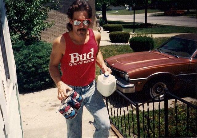 Bud KING OF BEERS