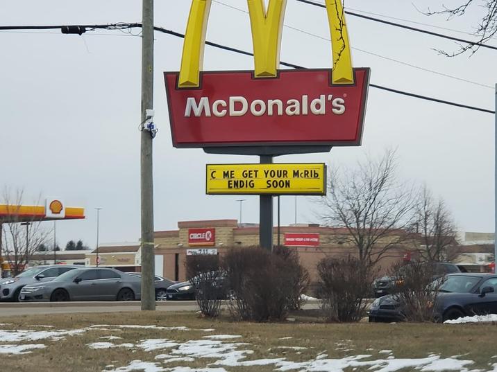 McDonald's CIRCLE 211 C ME GET YOUR MCRIb ENDIG SOON