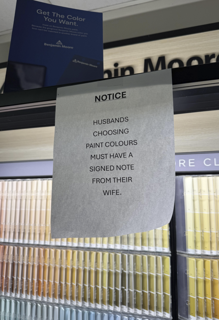 25 Ridiculously Specific Signs Spotted In Public | Know Your Meme