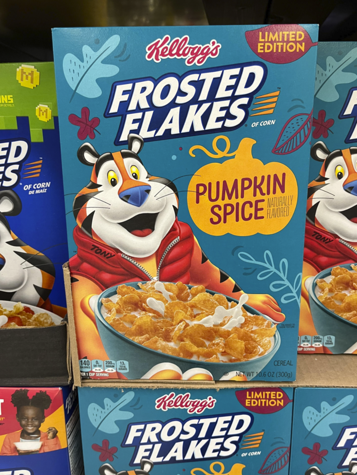 INS ON DETAILS ED S M OF CORN DE MAIZ J RY RT * Kellogg's FROSTED FLAKES LIMITED EDITION OF CORN PUMPKIN SPICE NATURALLY FLAVORED TM TONY 0000 200 140 0 CALORIES SAT FAT SODIUM PER 1 CUP SERVING www ENLARGED TO SHOW TEXTURE TONY 200 13, 13 TOTAL SUGARS Kellogg's CEREAL NET WT 10.6 OZ (300g) LIMITED EDITION FROSTED FLAKES SAT FAT CUP SERVING TUTAL SULARS F
