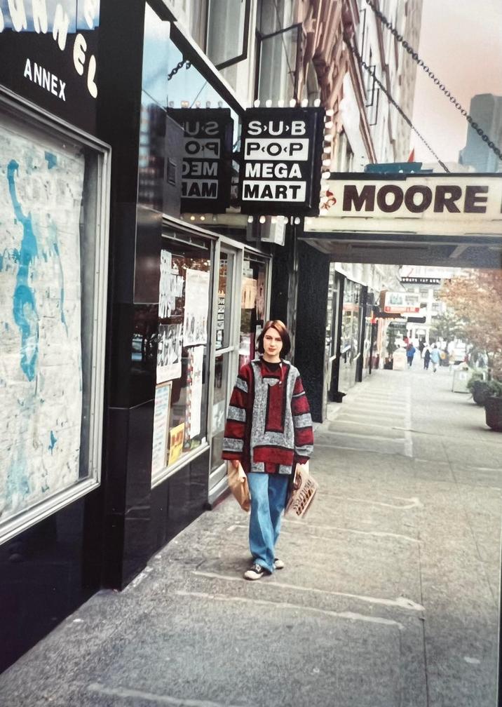 ANNEX EL U2 SUB оч POP MEGA 000000 IAM MART MOORE