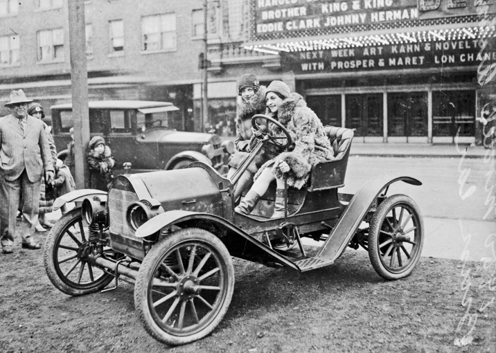 A Collection Of Moments And Memories From The 1920s | Know Your Meme