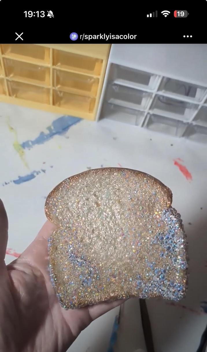 19:13 r/sparklyisacolor 19