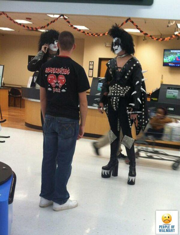 HOMECOMING CATS 3333333 PEOPLE OF WALMART