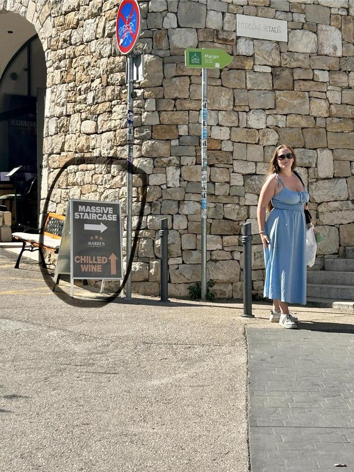 MASSIVE STAIRCASE MARKUS CHILLED WINE Marjan BOTICEVO. SETALIS