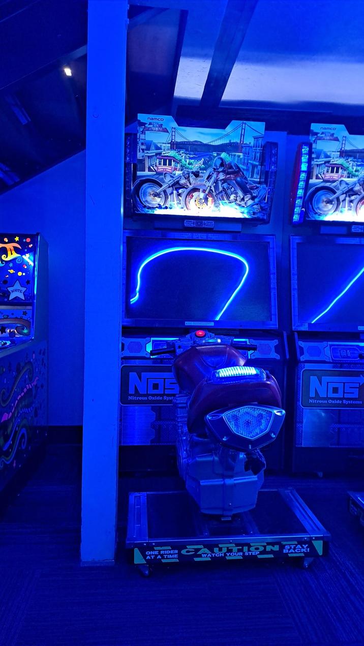 H: WHITE NOS Nitrous Oxide Syst ONE RIDER AT A TIME namco namco FA UTION SACK! WATCH YOUR STEP NOS Nitrous Oxide Systems